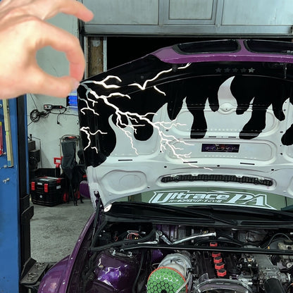 Reflective "lightning"